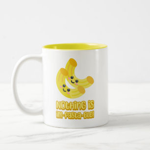 Nichts ist Im-Pasta-ble! Niedlicher Pasta-Cartoon Zweifarbige Tasse