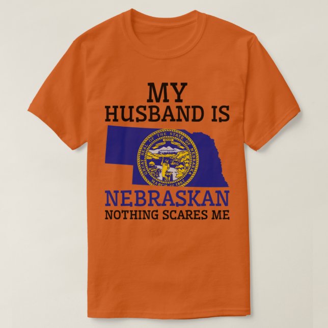 Nichts macht mich neugraskan Ehemann Nebraska T-Shirt (Design vorne)