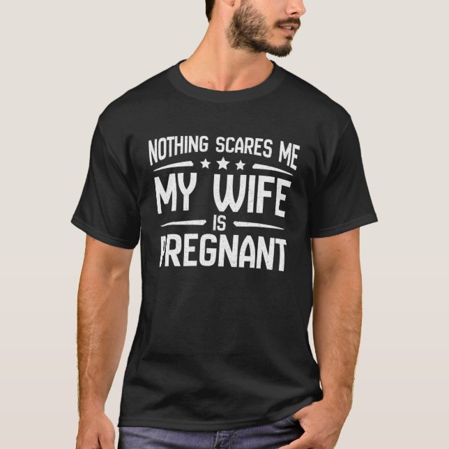 Nichts macht mir Sorgen, dass meine Ehefrau schwan T-Shirt (Vorderseite)