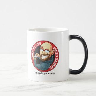 Nick spielt Videospiel-Tasse Verwandlungstasse