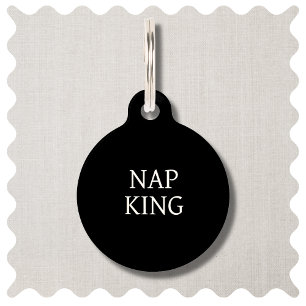 Nickerchen King Funny Modern Black Dog ID Round Pe Haustiermarke
