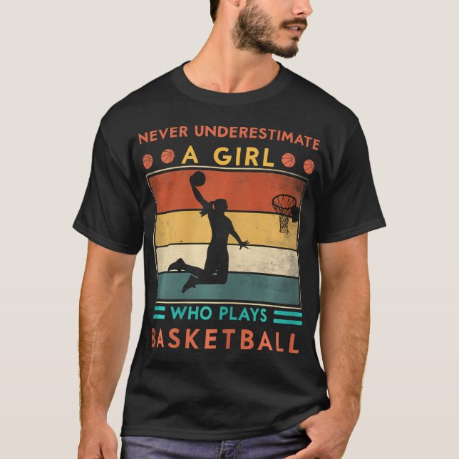 Nie ein Mädchen unterschätzen, das Basketball Gi s T-Shirt (Vorderseite)
