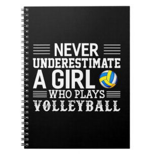 Nie ein Mädchen unterschätzen, das Volleyball Vo s Notizblock