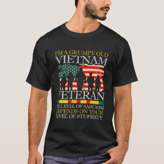 Nie einen alten Mann unterschätzen, der auch Vietn T-Shirt