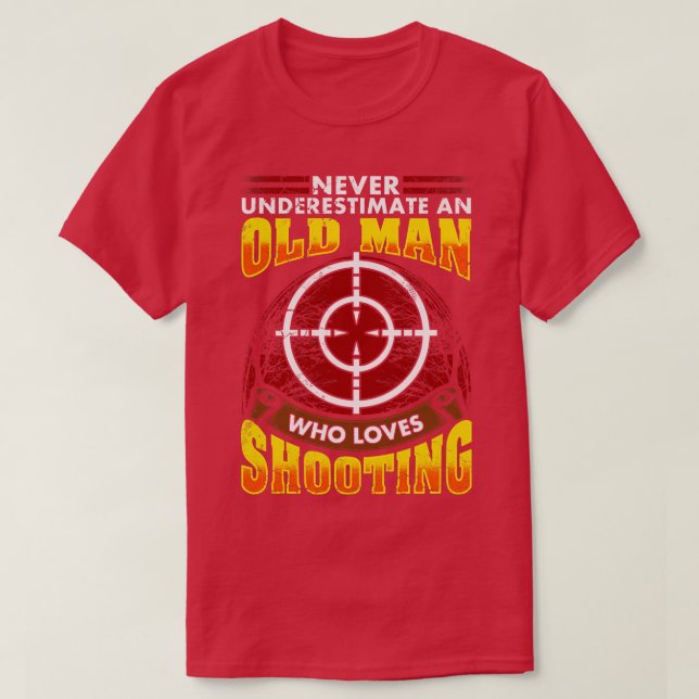 Nie einen alten Mann unterschätzen, der von Lieben T-Shirt (Design vorne)
