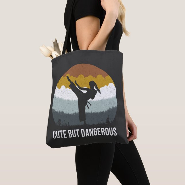 Niedlich, aber gefährlich - Karate Taekwondo Karat Tasche (Von Nahem)