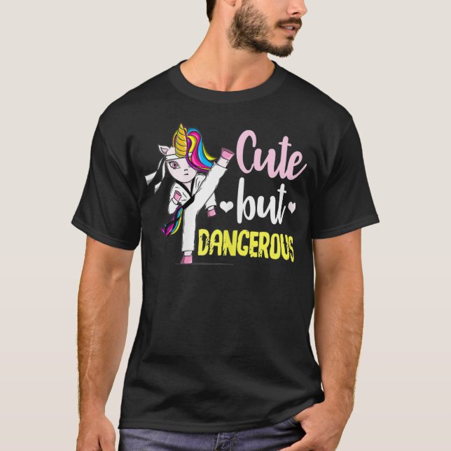 Niedlich aber gefährlich Taekwondo Unicorn T-Shirt (Vorderseite)