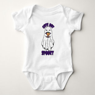 Niedlich, aber Spooky Halloween Ghost Holing a Pum Baby Strampler