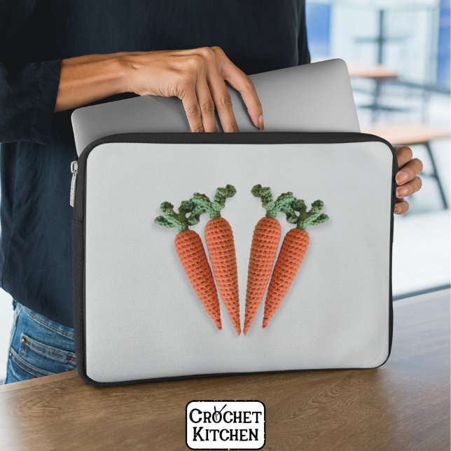 Niedlich Amigurumi Minimalistisch Crochet Carrots  Laptopschutzhülle (Von Creator hochgeladen)