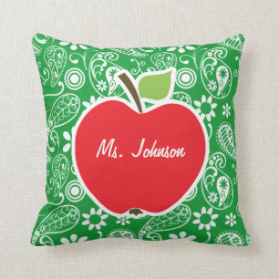 Niedlich Apple auf Kelly Green Paisley Kissen