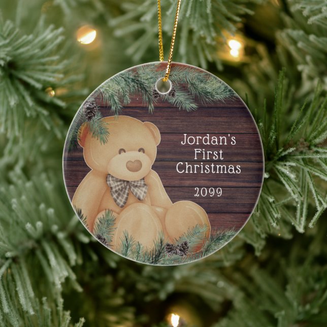 Niedlich BABY FIRST CHRISTMAS Teddy Bear Wood Pine Keramik Ornament (Baum)