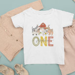 Niedlich Barnyard First Birthday Baby T - Shirt<br><div class="desc">Niedlicher Barnyard 1. Geburtstag Party T - Shirt mit adorable Nutztiere wie eine Kuh,  Ziege,  Schwein,  Schaf,  Esel,  Pferd,  Kaninchen,  Ente & ein Hahn,  das Alter des Kindes,  und der Name der Kinder in einem eleganten Drehbuch-Schriftart.</div>