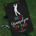 Niedlich Bestes Opa per Pay Golf Handtuch<br><div class="desc">Personalisiertes Geschenk für einen Großvater mit dem Sprichwort "bester Großvater par" in einem niedlichen farbenfrohen Typografie-Design,  einem roten Herz und den Enkelkindern Namen. Dieses Pro-Golfer-Handtuch ist ein perfektes Geschenk für Ihren Vater von den Kindern entweder zu seinem Geburtstag oder am Vater.</div>