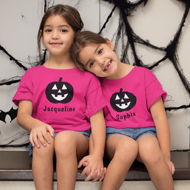 Niedlich Black Pumpkin Individuelle Name Halloween T-Shirt (Von Creator hochgeladen)