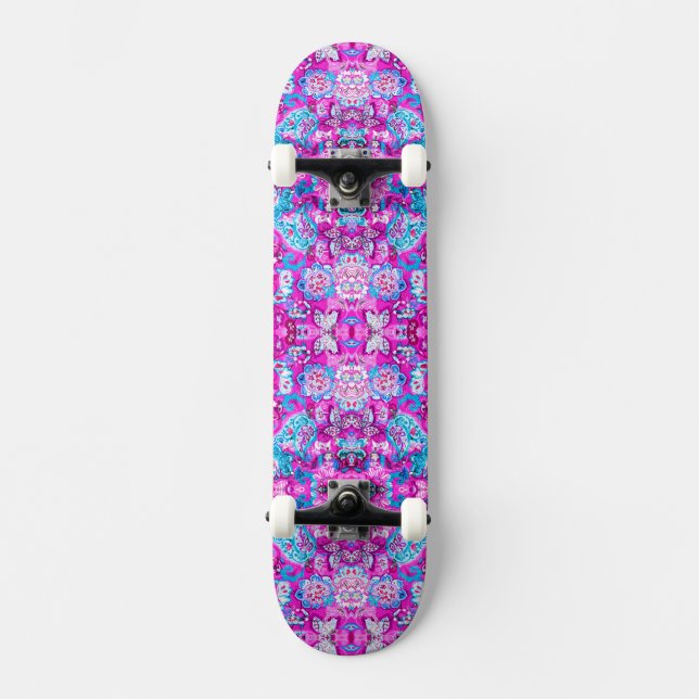 Niedlich-blaurosa Blume Skateboard (Vorderseite)
