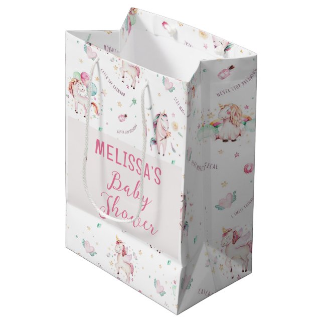 Niedlich Boho Unicorns Blumenblütendusche Mittlere Geschenktüte (Vorderseite Schrägansicht)