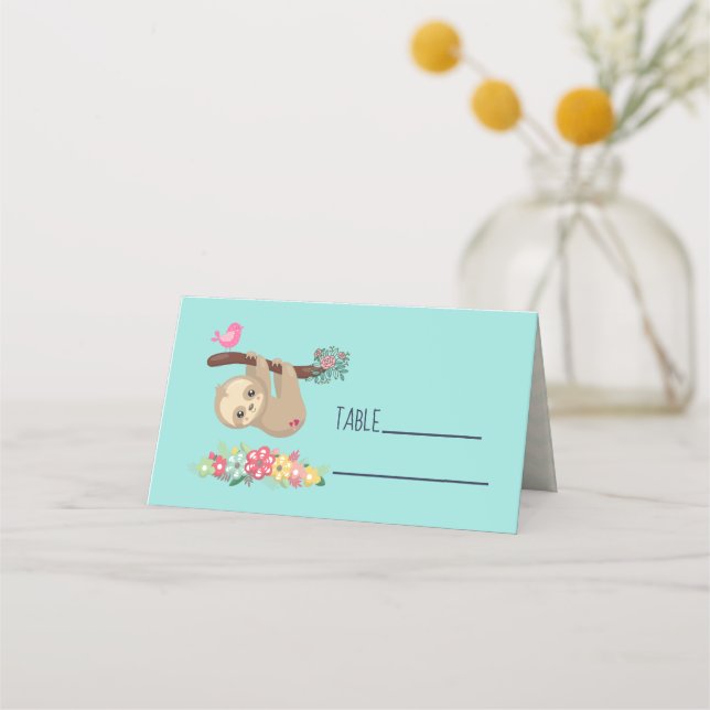 Niedlich Brown Sloth Hanging Platzkarte (Vorderseite)