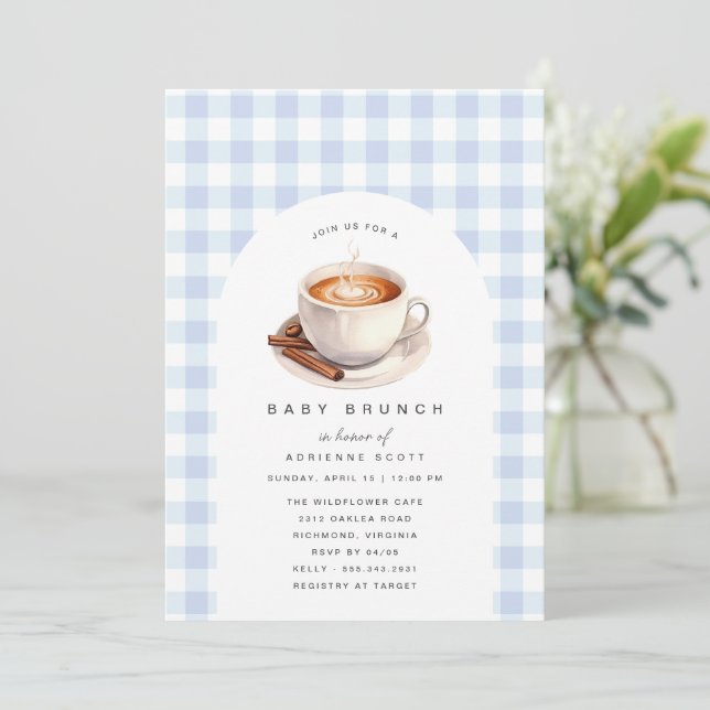 Niedlich Coffee Blue Gingham Boy Baby Dusche Brunc Einladung (Stehend Vorderseite)