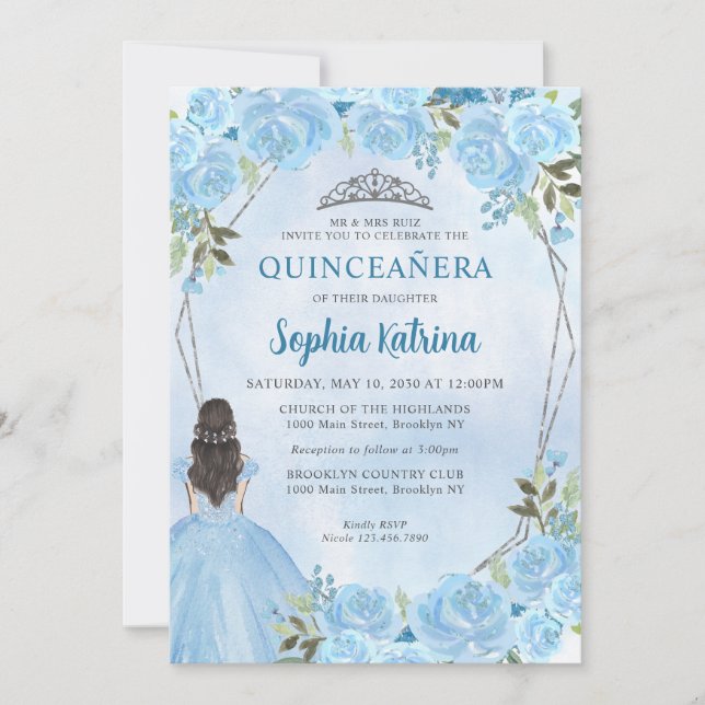 Niedlich Dusty Blue Silver Floral Prinzessin Quinc Einladung (Vorderseite)