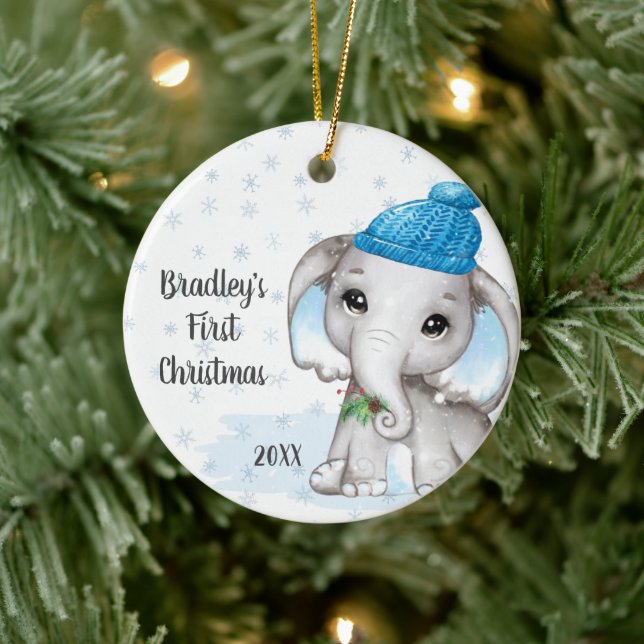 Niedlich Elephant Baby First Christmas Boy Name Keramik Ornament (Baum)
