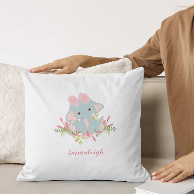 Niedlich Elephant Baby Monogram Kissen (Von Creator hochgeladen)