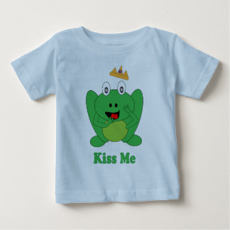 Niedlich Frog sagt "Kiss Me" Märchenteppich Baby T-shirt