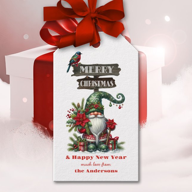 Niedlich Gnome Frohe Weihnachten Geschenkanhänger (Cute Christmas gift tag showing an illustration of a festive gnome with colorful bird and poinsettia)