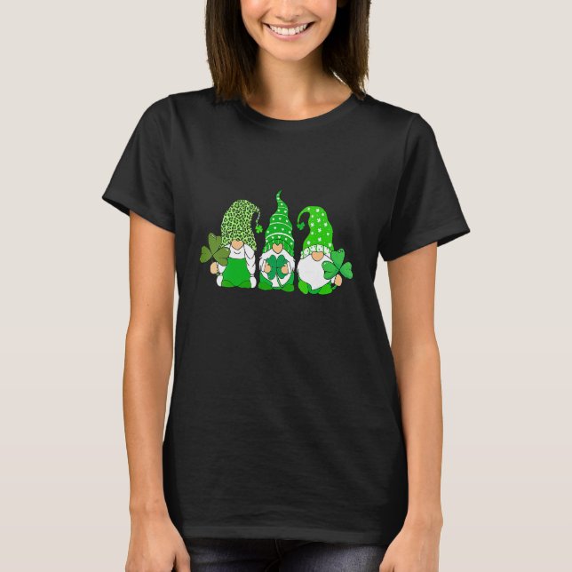 Niedlich Gnomes Holding Kleeblatt Leopard Kariert  T-Shirt (Vorderseite)
