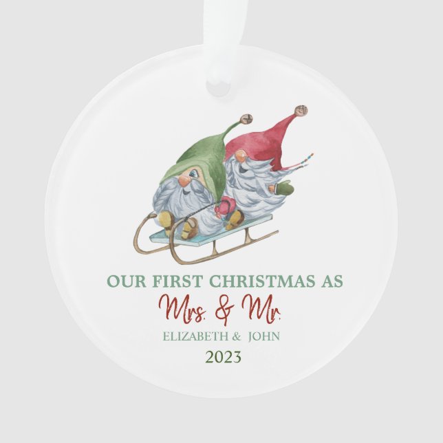 Niedlich Gnomes Sleigh Unser erstes Weihnachtsfest Ornament (Vorderseite)
