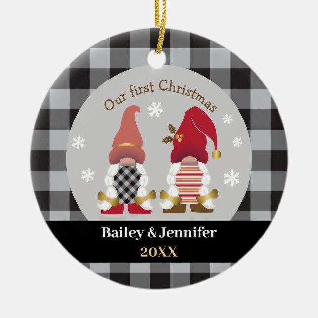 Niedlich Gnomes Unser erstes Weihnachtsbüffel Kari Keramik Ornament (Vorne)