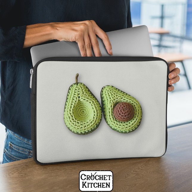 Niedlich-grünes Cogingcore-Crochet-Avocado-Monogra Laptopschutzhülle (Von Creator hochgeladen)