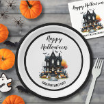 Niedlich Happy Halloween Pappteller<br><div class="desc">Mit diesen festlichen Halloween-Party-Papier-Tellern verbringen Sie einen amüsanten Spaß, der sich perfekt für Ihr alljährliches Kostüm-Party oder ein Halloween-Event eignet. Die Teller sind in Schwarz-Weiß-Design gehalten und präsentieren ein Spuk Haus mit orangefarbenen Akzenten aus Kürbissen, Jack-o-Laternen und einem leckeren Baum. Spielvolle Geist- und Fledermausdetails ergänzen das unheimliche Ambiente, während eine...</div>