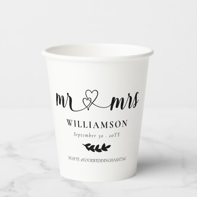 Niedlich Hearts Mr. & Mrs. Wedding Verlobung Pappbecher (Vorderseite)