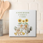 Niedlich Hen Farm House Personalisiert Fliese<br><div class="desc">Niedlicher Hühnerhaus personalisierte Keramik Fliesen. Einfach den Text ändern. Hübsches Aquarelldesign für die Küche.</div>