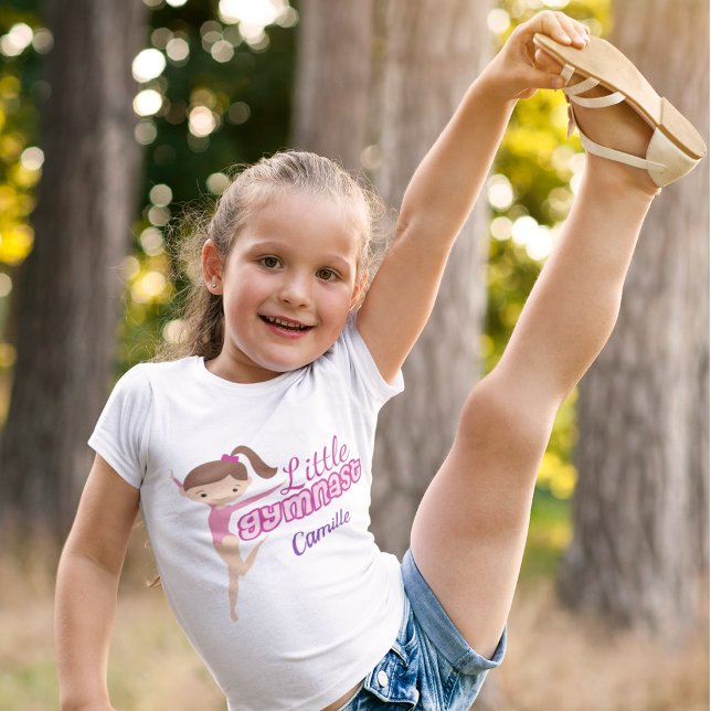 Niedlich Kleine Gymnastik Rosa Lila Monogramm Girl T-Shirt (Von Creator hochgeladen)