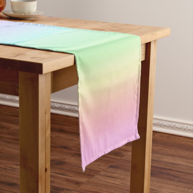 Niedlich Ombre Pastel Rainbow Gradient Party Kurzer Tischläufer (Beispiel)