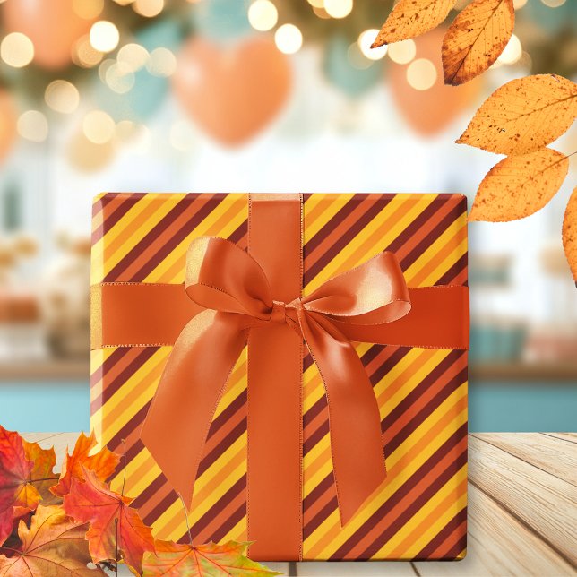 Niedlich orange Herbstgestreibe Geschenkpapier (Cute orange Autumn striped pattern fall Wrapping Paper)