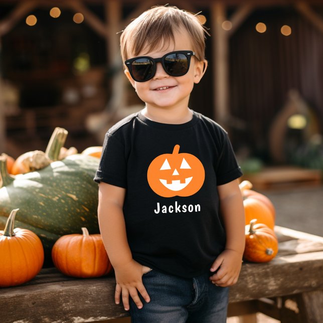 Niedlich Orange Pumpkin Individuelle Name Hallowee Kleinkind T-shirt (Von Creator hochgeladen)