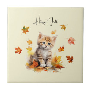 Niedlich Orange Tabby Kitten in Herbstlauben Fliese