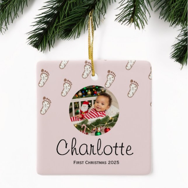 Niedlich Pink Baby Footprints Baby's First Christm Keramikornament (Von Creator hochgeladen)