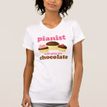 Niedlich Pink Piano Womens Tee Shirt<br><div class="desc">Farbenfroher Pianist - Spielt für Schokolade zum Shirt für Mädchen und Frauen,  die Liebe,  Klavier zu spielen. Ein lustiges Musikgeschenk für Klavierlehrer und Schüler. Drei Schokoladenkuchen mit Klavierspieler zitieren.</div>