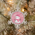 Niedlich Pink Snowman Personalisierter Name Schneeflocken Zinn-Ornament<br><div class="desc">Feiern Sie den Urlaub mit dieser Niedlichen Rosa Snowman Personalisiert Name Ornament Card. Mit einem zauberhaften,  rosa Schneemannsdesign können Sie es mit Ihrem Namen für eine festliche,  persönliche Touch anpassen. Perfekt als Geschenketikett,  Sake oder Feiertagsschmuck,  um auf Ihrem Baum zu hängen.</div>