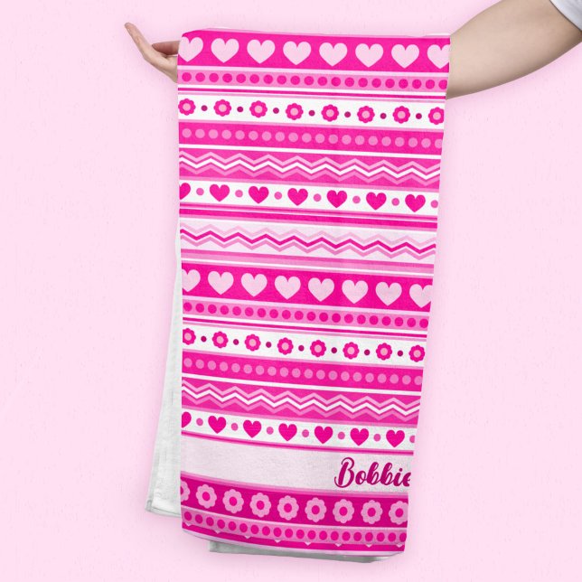 Niedlich Pink Valentine's Day Heart and Blume Girl Strandtuch (Von Creator hochgeladen)