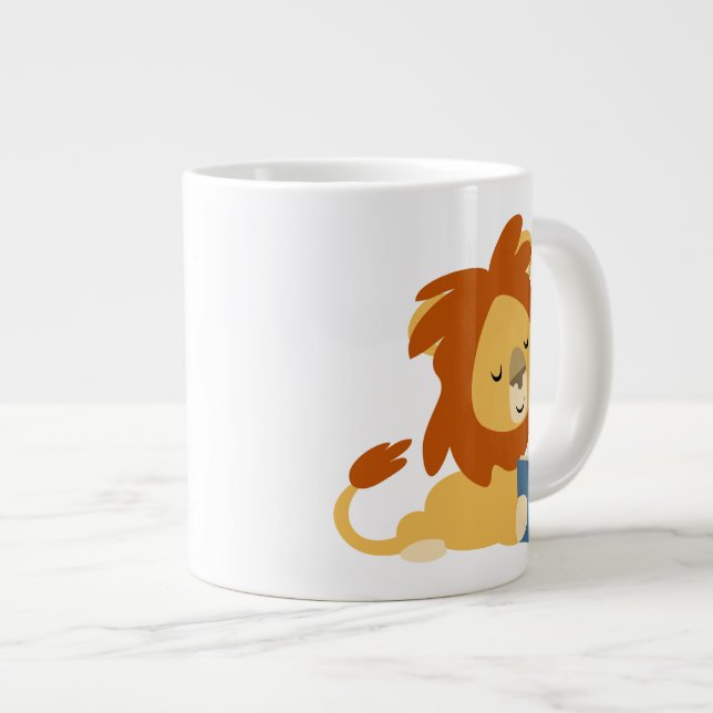 Niedlich Reading Cartoon Lion Jumbo Tasse (Vorderseite Rechts)