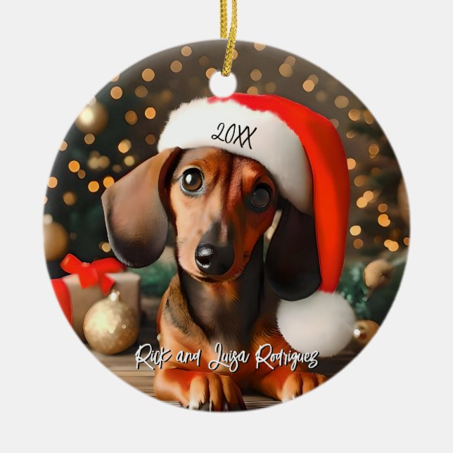 Niedlich Red Dackel Welpe mit Weihnachtsmannmütze Keramik Ornament (Vorne)