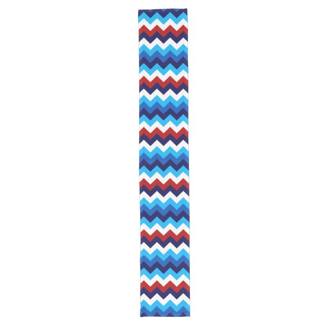 Niedlich Red White Blue Chevrons Große Tischläufer (Vorderseite)