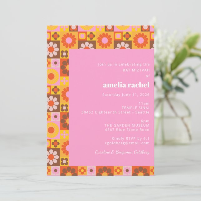 Niedlich Retro Groovy Floral Pink Orange Bat Mitzv Einladung (Stehend Vorderseite)