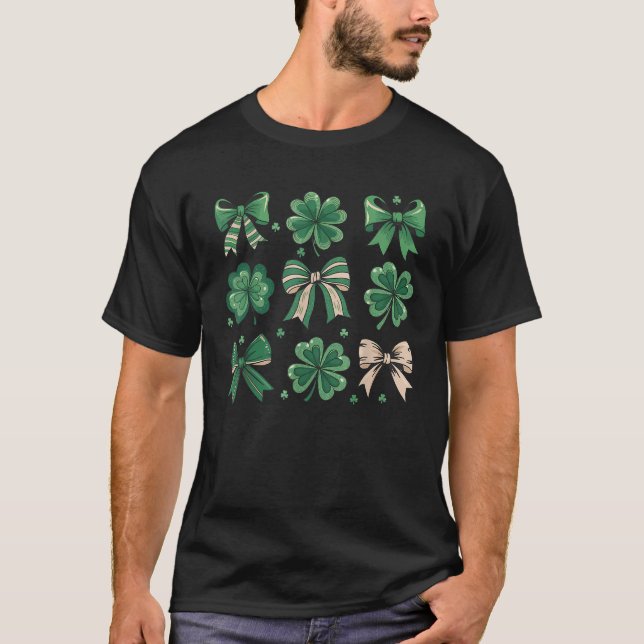 Niedlich Retro St Patricks Day Lucky Green Kleebla T-Shirt (Vorderseite)