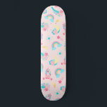Niedlich rosa Aquamarine Einhornbahn Regenbogen Skateboard<br><div class="desc">Dieses niedliche und magische Muster ist perfekt für die lustige und trendige Frau oder das Mädchen. Es zeigt handgezeichnet Illustrationen von Einhörnern, Blume mit Blätter, Regenbögen und Sternschnuppen auf einem schlichten rosa Hintergrund. Das Design ist in Bläschen in Rosa, Rosa, Rosa, aquamarin-Grün, Perwinkelblau, lila, Gelb und Orange gehalten. Es ist...</div>