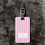 Niedlich rosa Bow Coquette Preppy Individuelle Nam Gepäckanhänger<br><div class="desc">Dress dein Gepäck in feinen,  rosa Streifen und einem dünnen Bogen! Fügen Sie Ihren Namen für einen Coquette-Core-Look hinzu,  der niedlich,  mädchenhaft und komplett auf Trend ist. Ideal für gläserne Glamour unterwegs!</div>